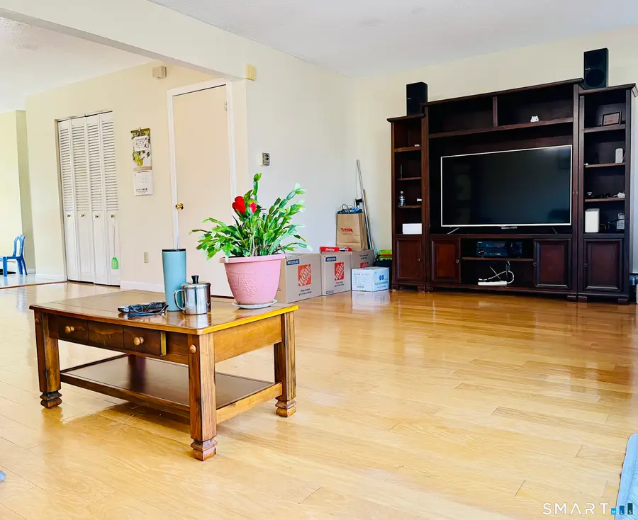 123 Sheraton Lane #123, Norwich, CT 06360 - #3