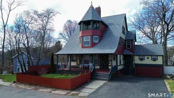 4 Washington Heights, Meriden, CT 06451