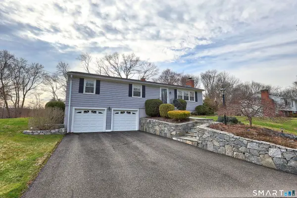 18 Freedom Road, Middlebury, CT 06762