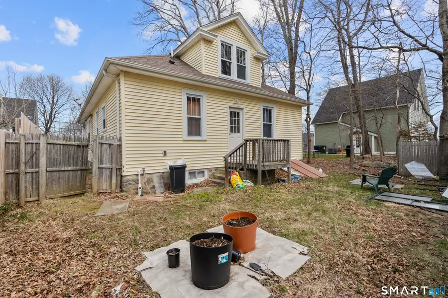 39 Oakridge Street, Norwich, CT 06360 - #3