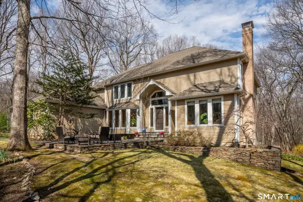 67 Hunters Crossing, Burlington, CT 06013