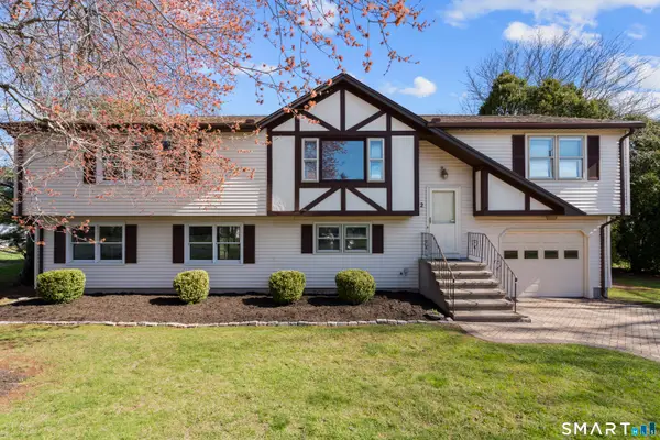 42 Divot Drive, Meriden, CT 06450