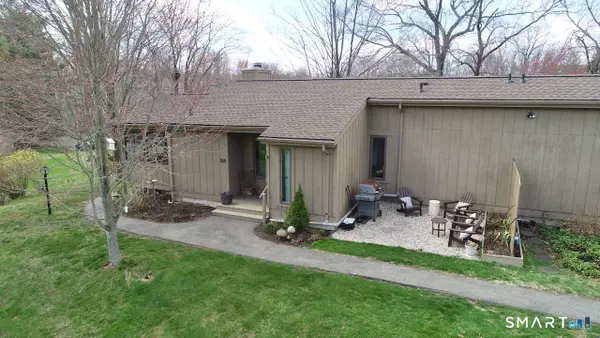 18 Pilgrim Harbor #A, Wallingford, CT 06492