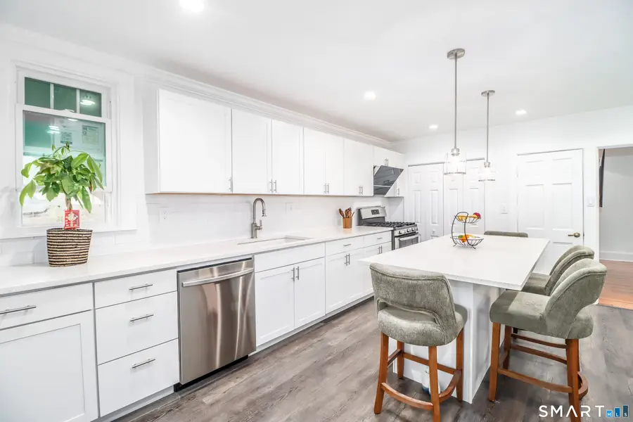 16 Raymond Street, New Canaan, CT 06840 - #3