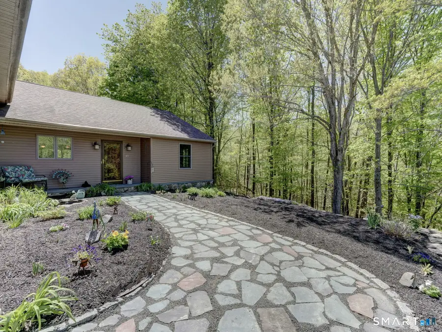 123 Round Hill Road, Middletown, CT 06457 - #2