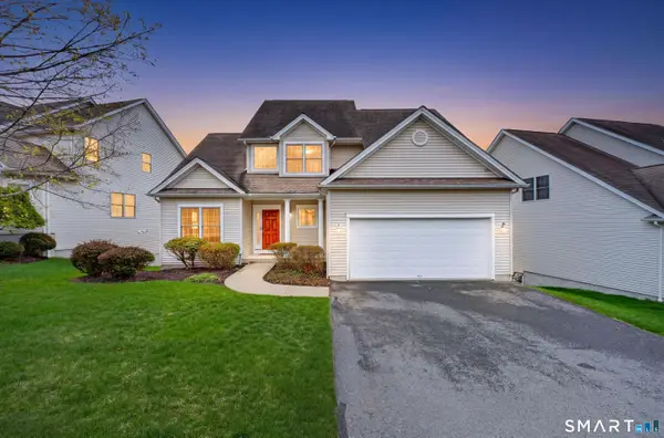 18 Tobins Court #18, Danbury, CT 06810