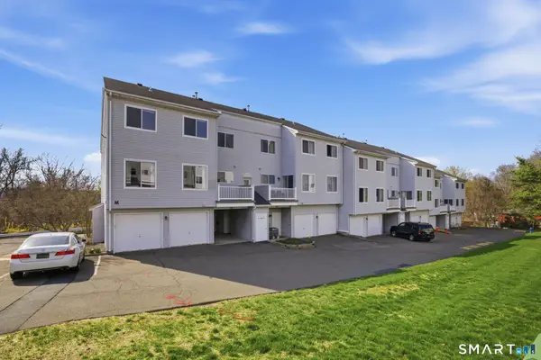 142 Staffordshire Common Drive #142, Wallingford, CT 06492