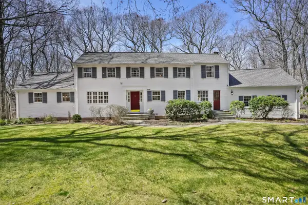 12 Sunset Circle, Woodbridge, CT 06525