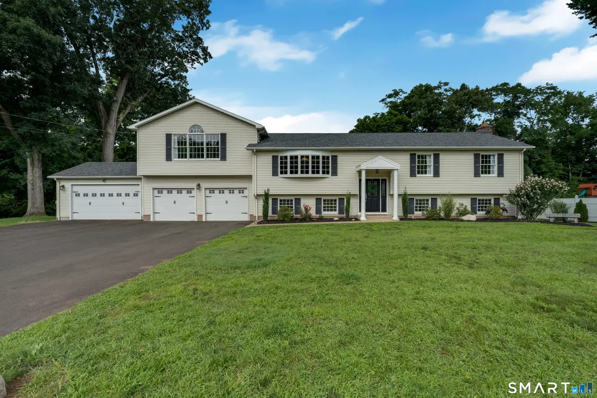 31 Stone Hedge Drive, North Haven, CT 06473 - #1