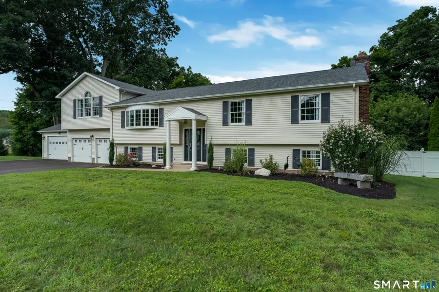 31 Stone Hedge Drive, North Haven, CT 06473 - #3