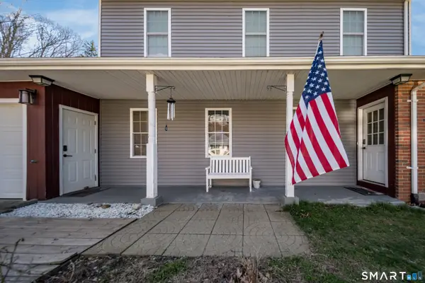 27 Trading Cove Drive, Norwich, CT 06360