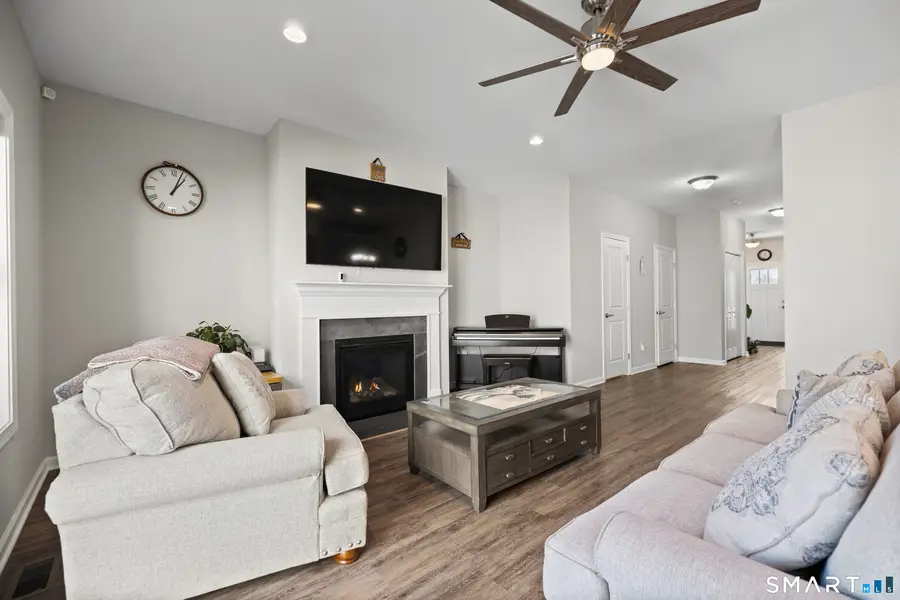 1 Newbury Court #1, North Haven, CT 06473 - #3