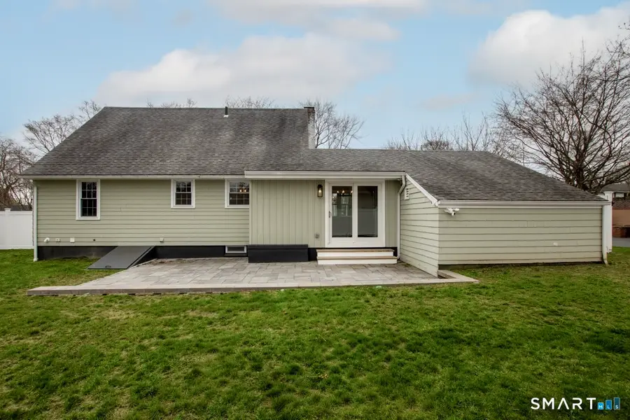 18 Maple Street, Trumbull, CT 06611 - #2