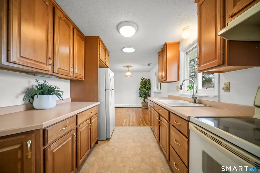 10 Nevins Avenue, Enfield, CT 06082 - #3