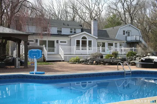 16 Diana Drive, Woodbridge, CT 06525