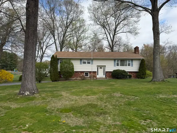 14 Abbey Lane, Shelton, CT 06484