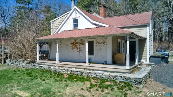 3 Woodstock Avenue West, Putnam, CT 06260