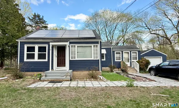 15 Beecher Road, Woodbridge, CT 06525