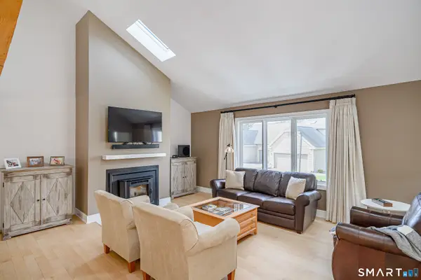 12 Boulevard Drive #22-132, Danbury, CT 06810
