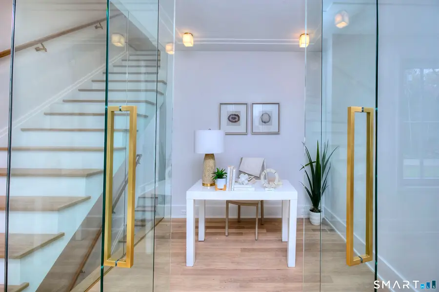 19 East Horseshoe Lane, Westport, CT 06880 - #2