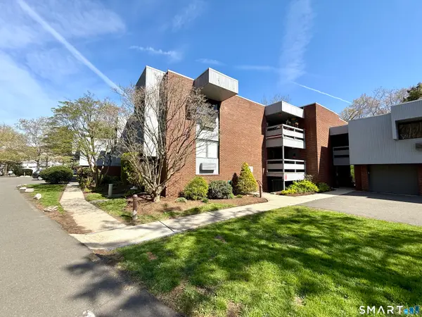 85 Wilton Crest #85, Wilton, CT 06897