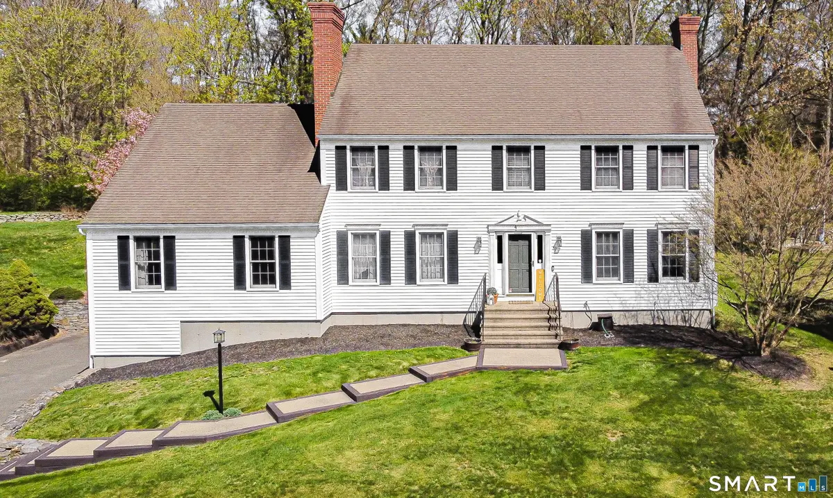 33 Country Club Woods Circle, Waterbury, CT 06708 - #1