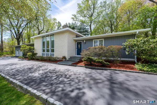 27 Nob Hill Lane, Stamford, CT 06903