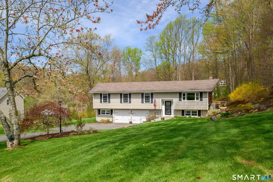 18 Fleetwood Drive, New Fairfield, CT 06812 - #3