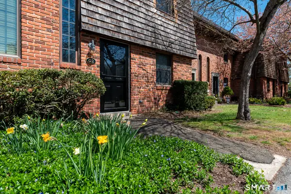 85 River Road #G2, Essex, CT 06426