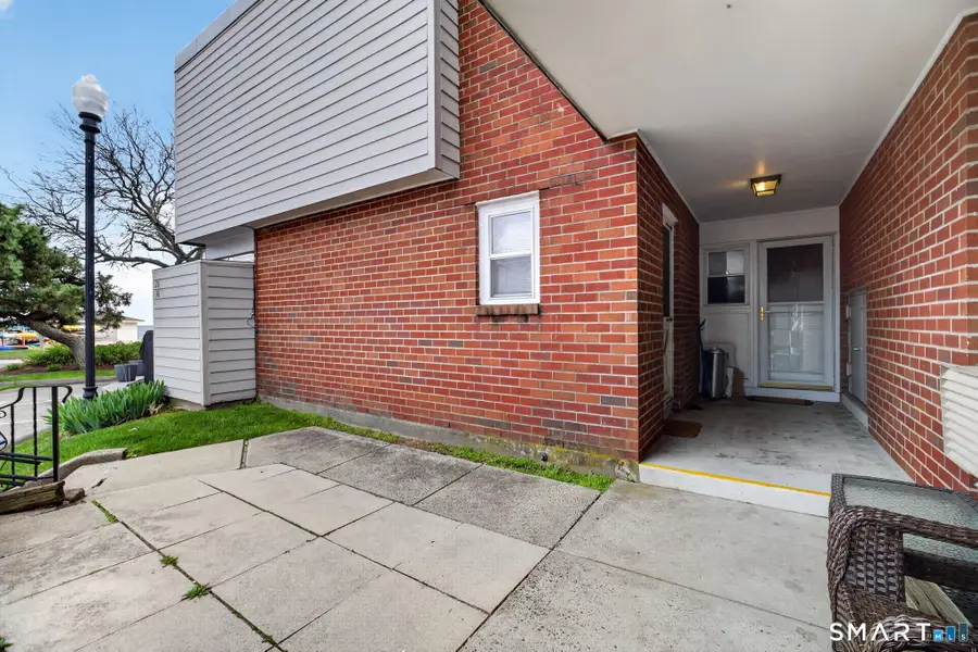 35 West Walk #35, West Haven, CT 06516 - #3