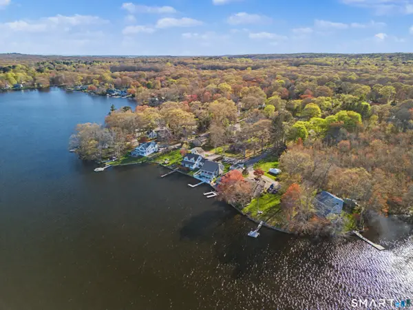 14 Lake Drive, Old Lyme, CT 06371