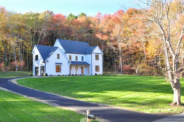 152 East Hill Road, Canton, CT 06019