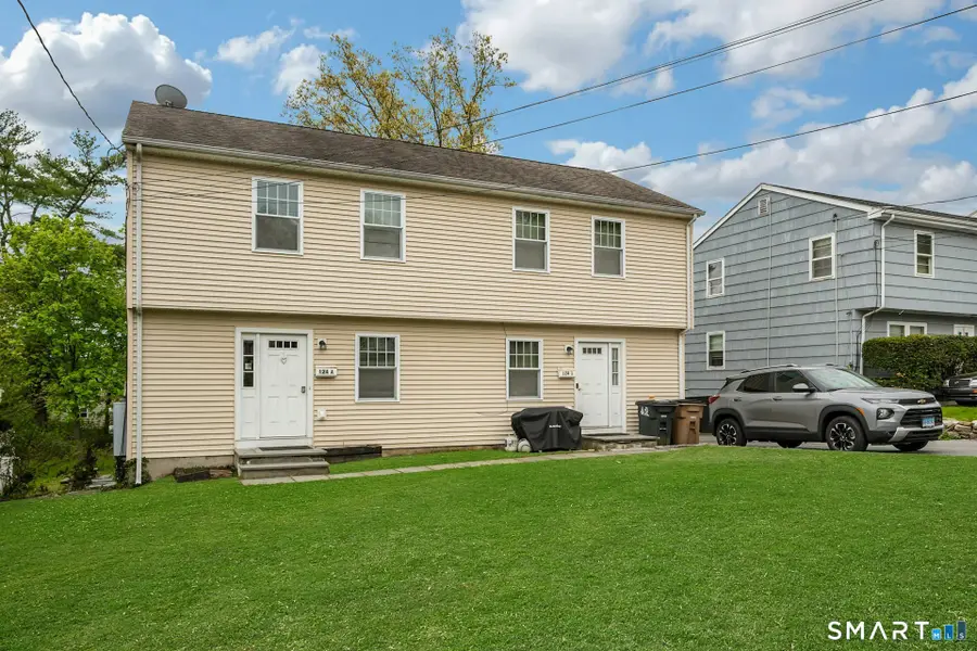 124 Pine Hill Avenue, Stamford, CT 06906 - #3