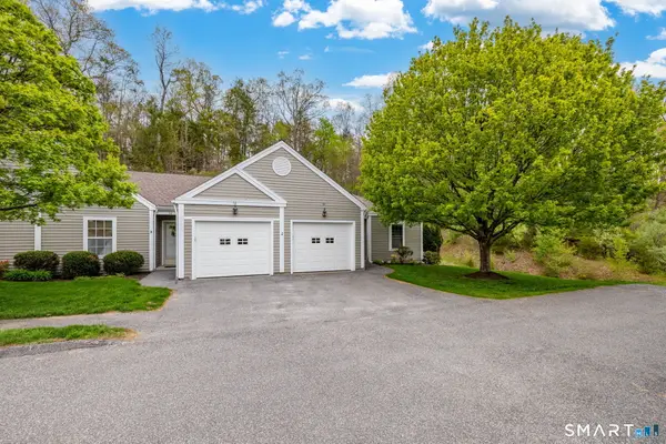 54 Elizabeth Circle #54, Newtown, CT 06482