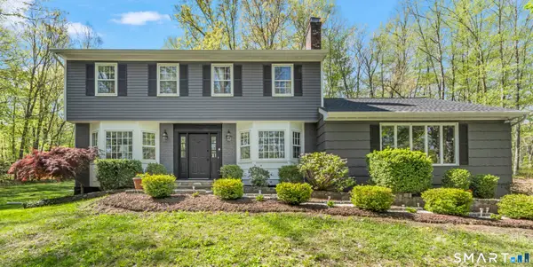 7 Arapaho Road, Brookfield, CT 06804