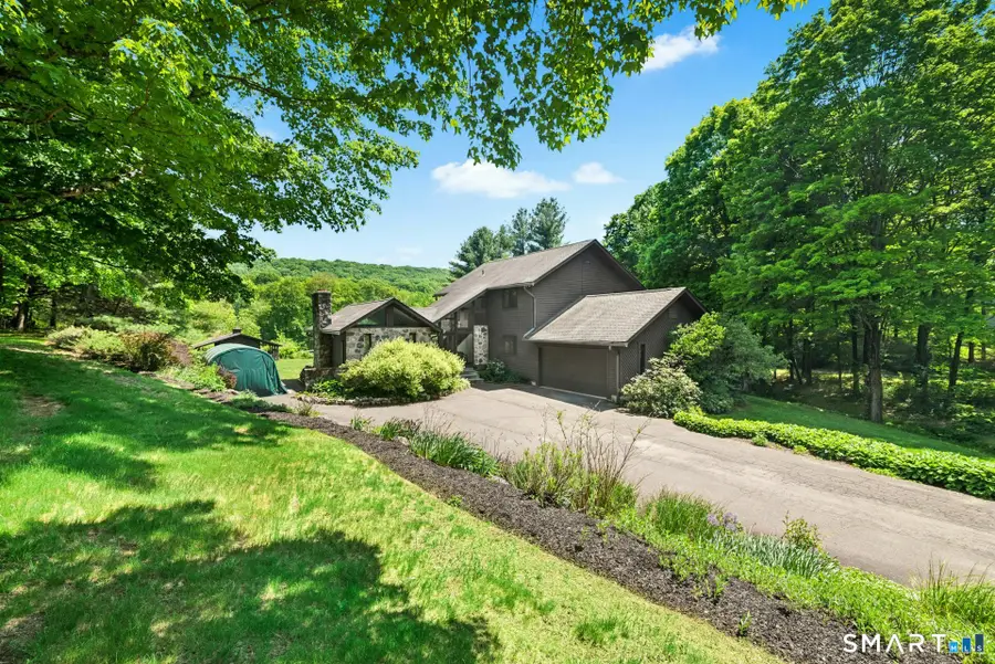 127 Huntingtown Road, Newtown, CT 06470 - #3