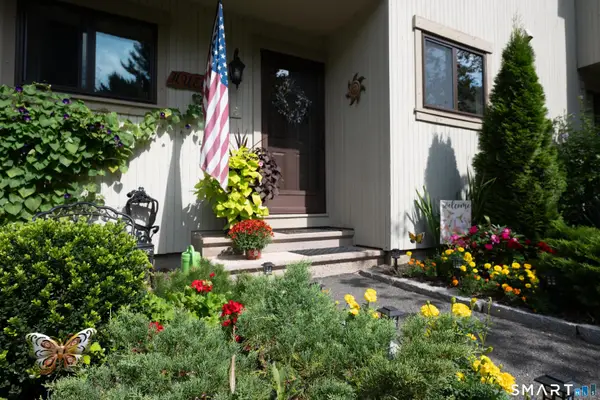 6 Highpoint Court #6, Woodbury, CT 06798