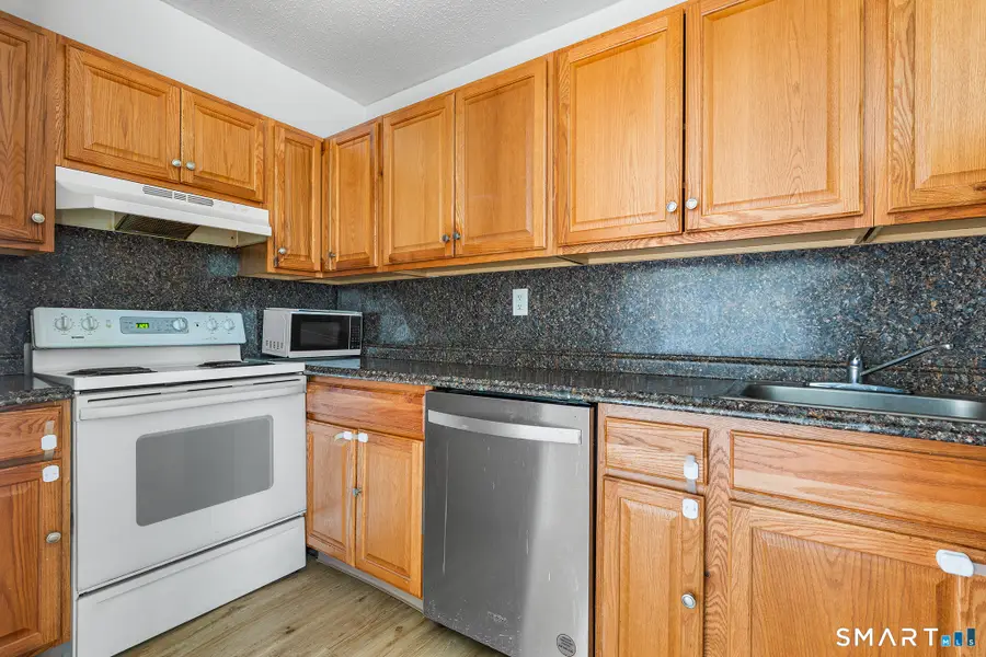 557 Glendale Avenue #557, Bridgeport, CT 06606 - #3