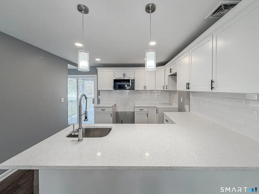 891 Evers St Extension, Bridgeport, CT 06610 - #3