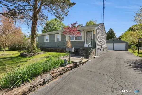 7 Mohawk Drive, Farmington, CT 06085