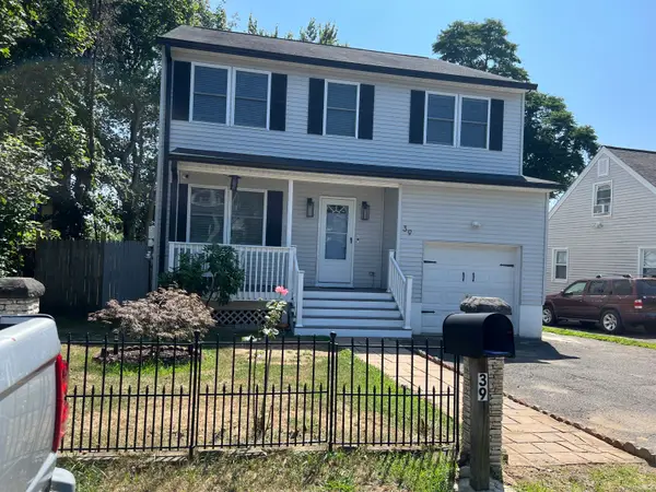 39 Moffitt Street #39, Bridgeport, CT 06606