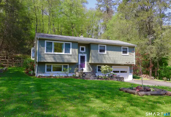 6 Hillside Court, Brookfield, CT 06804