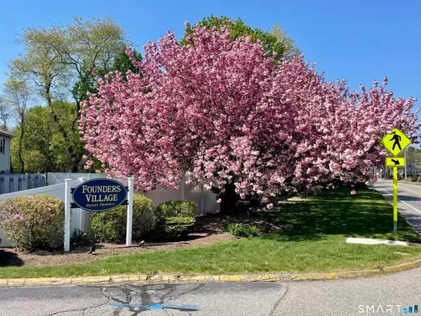 56 Founders Village #56, Clinton, CT 06413