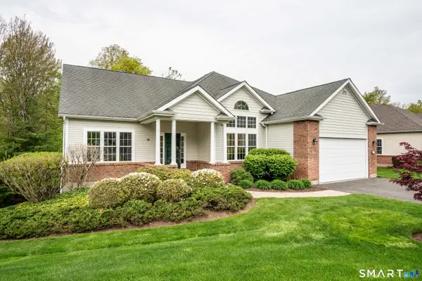 39 Emily Way #39, West Hartford, CT 06107