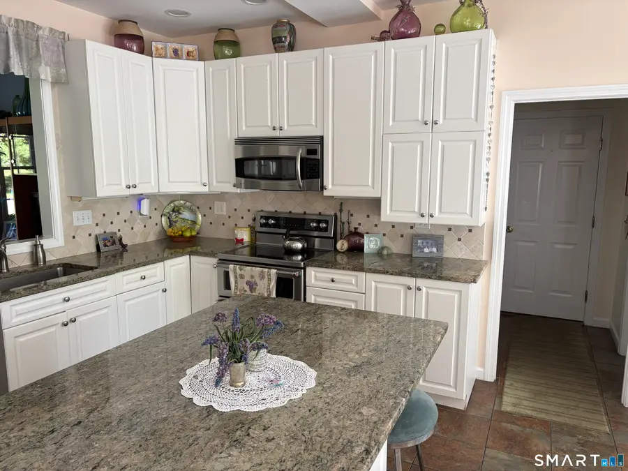 37 Oakwood Lane, Hamden, CT 06518 - #2