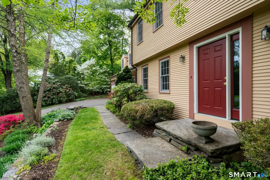 16 Sunfield Lane, West Hartford, CT 06107 - #3
