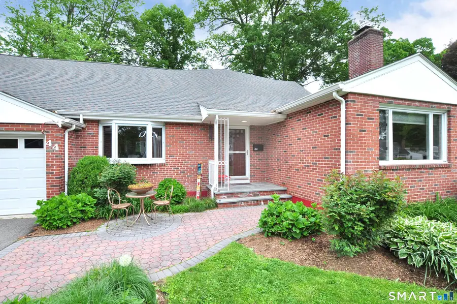 44 Miamis Road, West Hartford, CT 06117 - #2