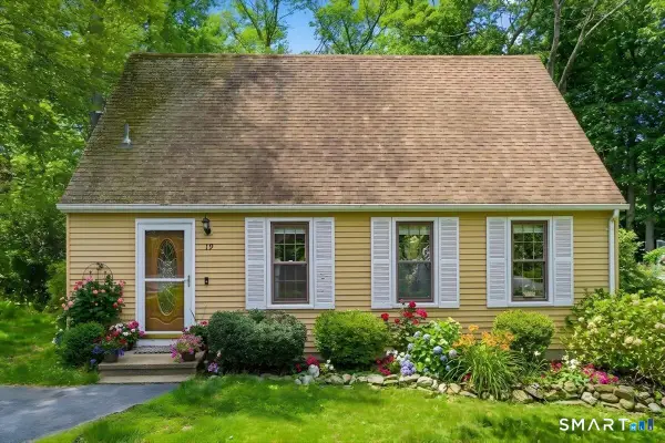 19 Maplewood Drive, East Lyme, CT 06333