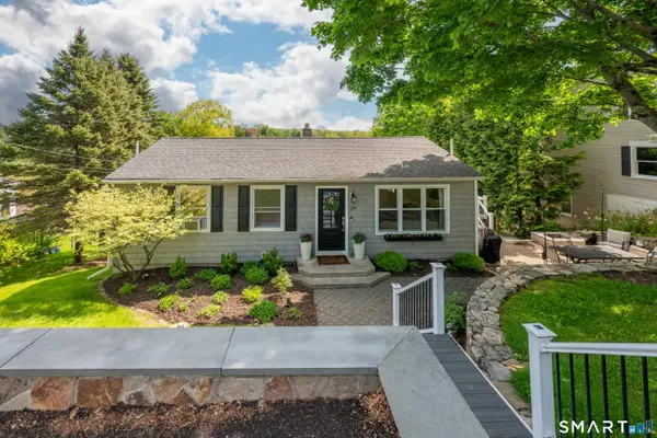 29 Berkshire Drive, Brookfield, CT 06804