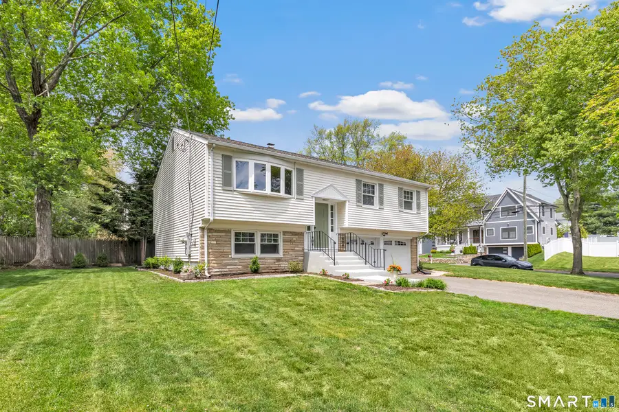 16 Mayflower Circle, Fairfield, CT 06824 - #2